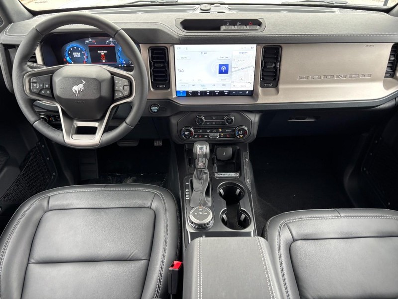 Ford Bronco Vehicle Image 15