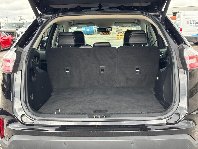 Ford Edge Vehicle Image 11