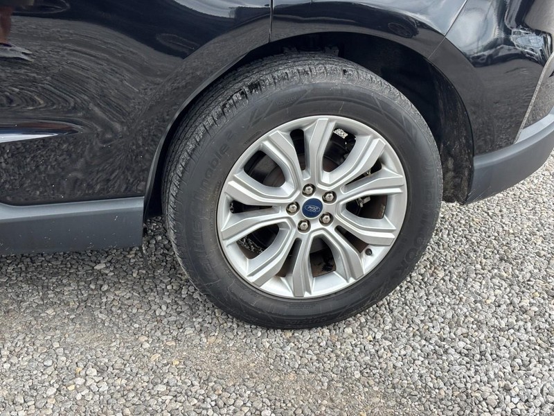 Ford Edge Vehicle Image 12