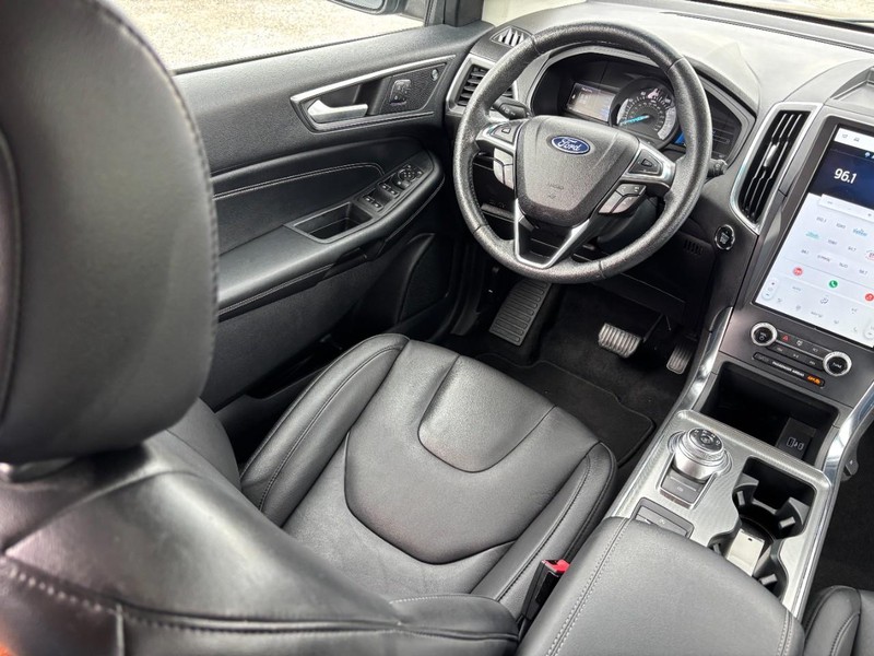 Ford Edge Vehicle Image 14