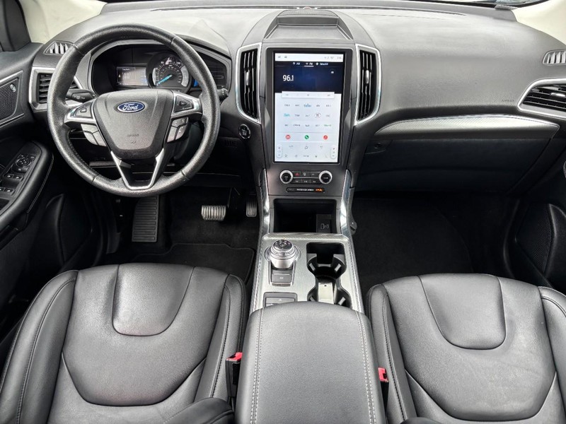 Ford Edge Vehicle Image 15