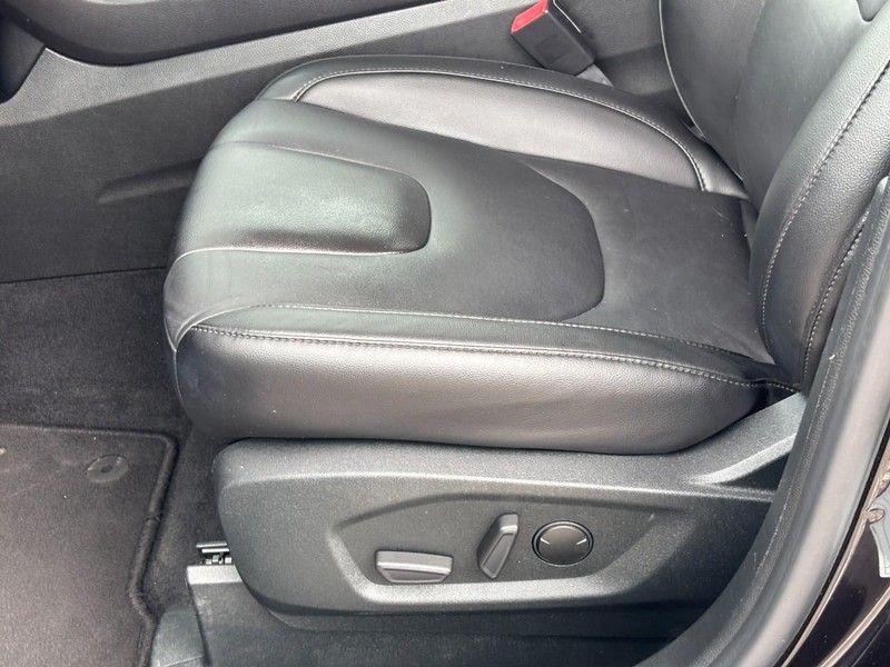Ford Edge Vehicle Image 17