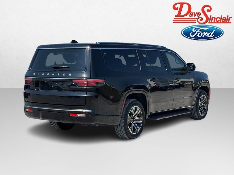 Jeep Wagoneer L Vehicle Image 07