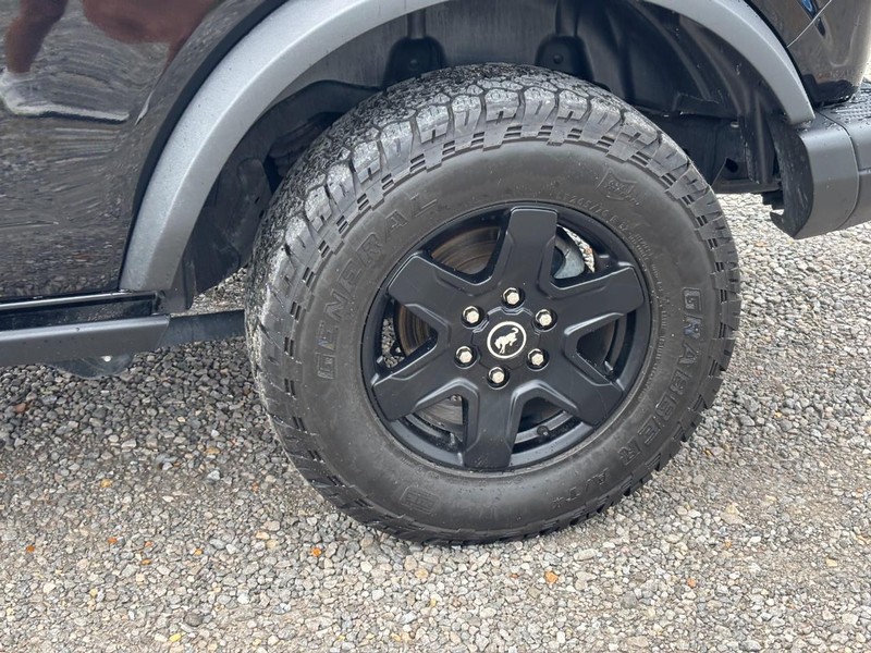 Ford Bronco Vehicle Image 12