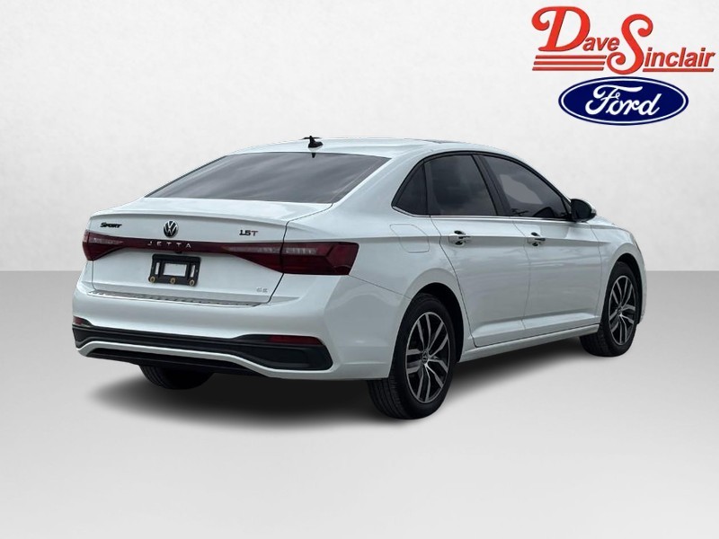 Volkswagen Jetta Vehicle Full-screen Gallery Image 07