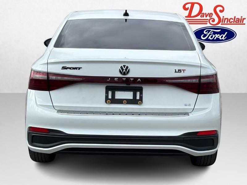 Volkswagen Jetta Vehicle Full-screen Gallery Image 08