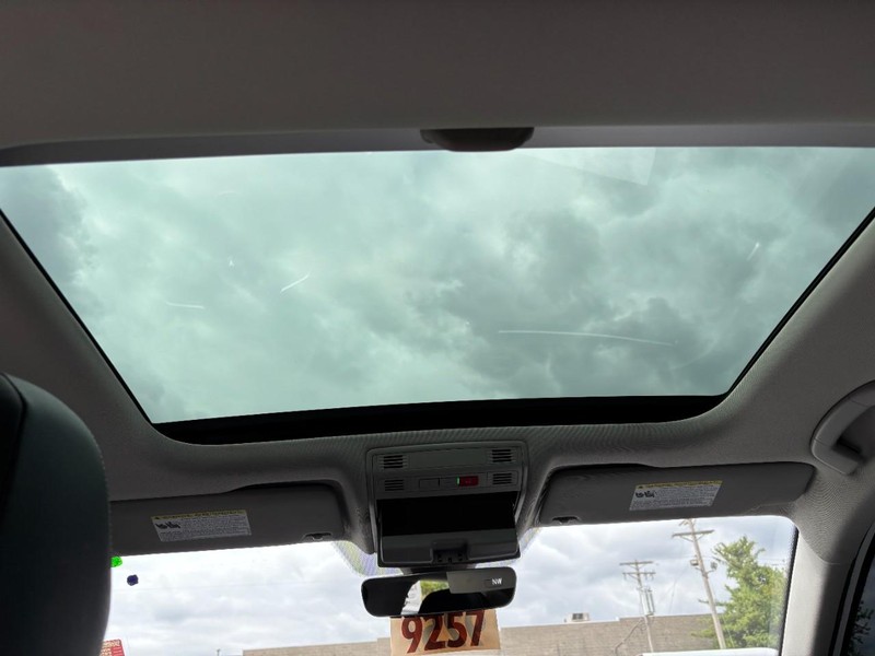 Volkswagen Jetta Vehicle Full-screen Gallery Image 14
