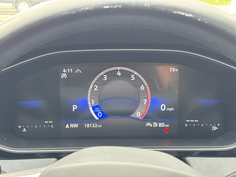 Volkswagen Jetta Vehicle Full-screen Gallery Image 22