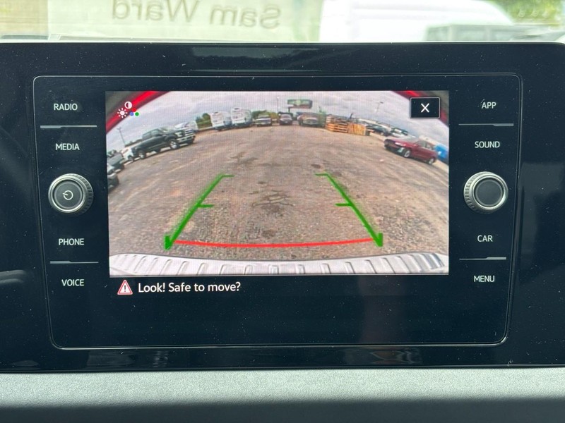 Volkswagen Jetta Vehicle Full-screen Gallery Image 24