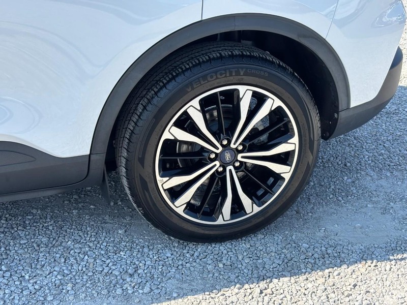 Ford Escape Vehicle Image 12