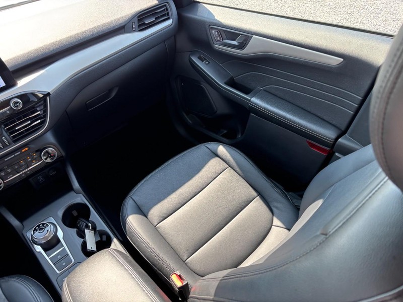 Ford Escape Vehicle Image 16