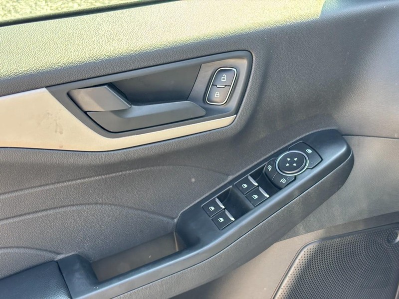 Ford Escape Vehicle Image 18