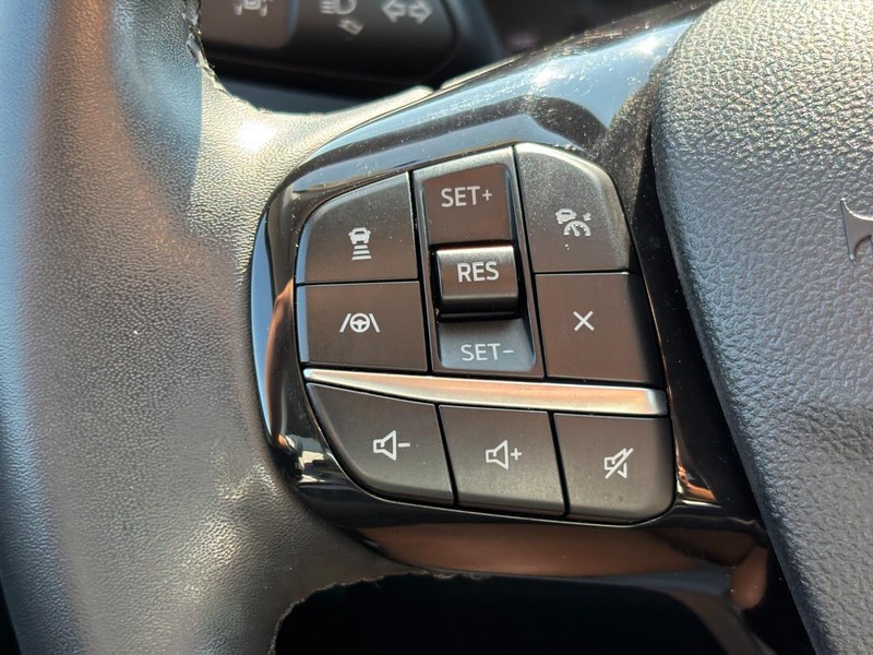 Ford Escape Vehicle Image 19