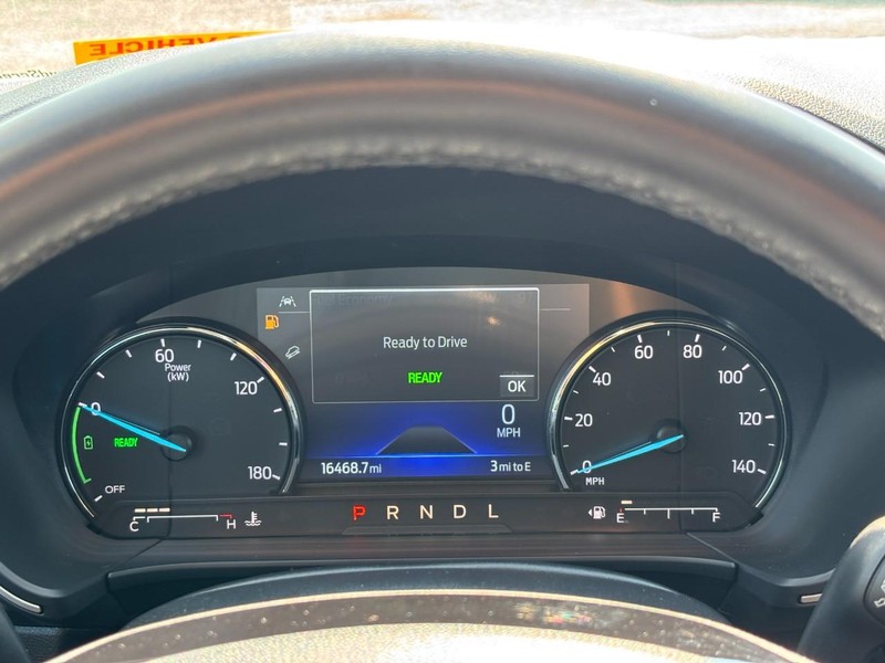Ford Escape Vehicle Image 21
