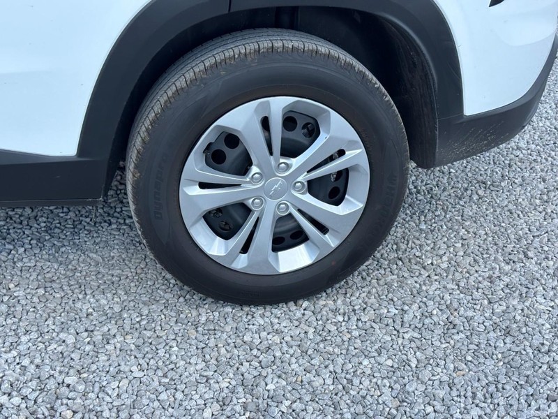 Chevrolet Trax Vehicle Image 12