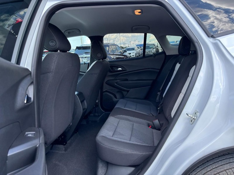 Chevrolet Trax Vehicle Image 13