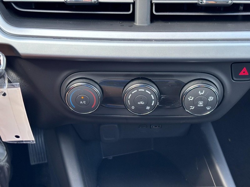 Chevrolet Trax Vehicle Image 24