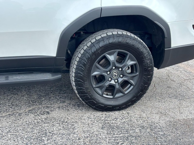 Lexus GX Vehicle Image 12