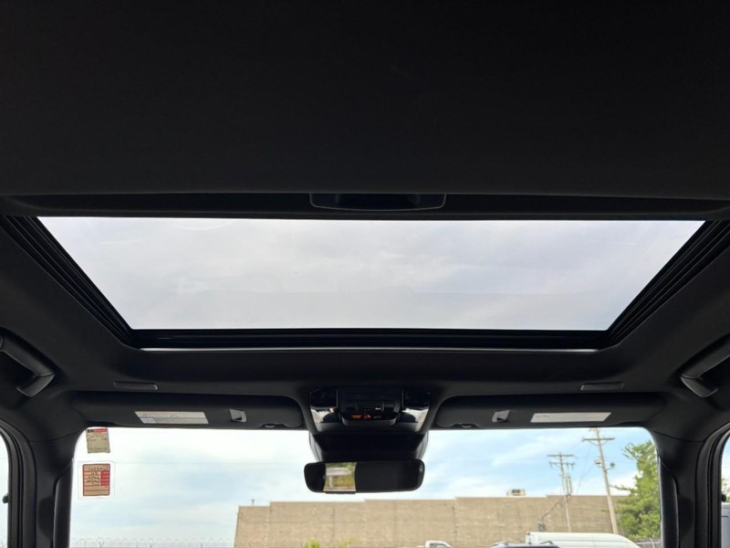 Lexus GX Vehicle Image 14