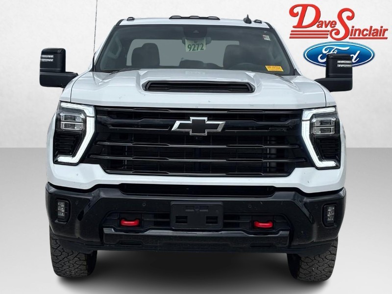 Chevrolet Silverado 3500HD Vehicle Image 02