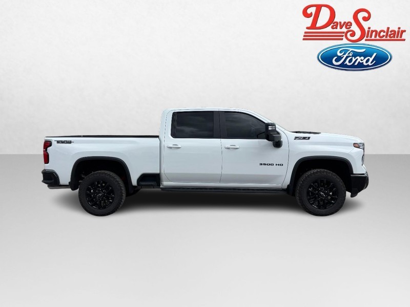 Chevrolet Silverado 3500HD Vehicle Image 05