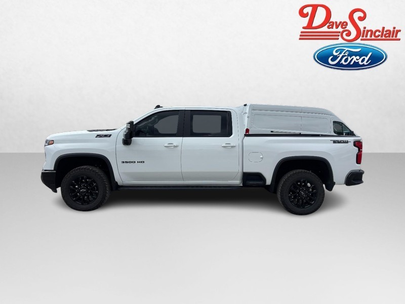 Chevrolet Silverado 3500HD Vehicle Image 10