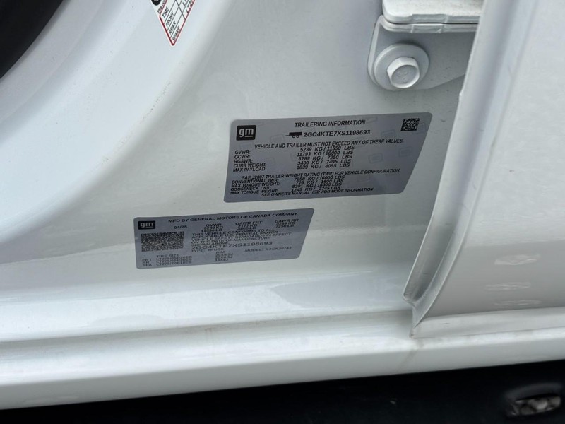Chevrolet Silverado 3500HD Vehicle Image 25