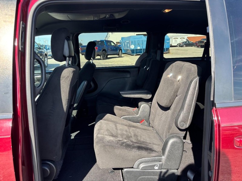 Dodge Grand Caravan Vehicle Image 13