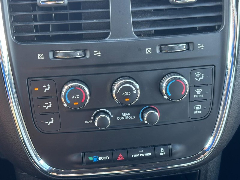Dodge Grand Caravan Vehicle Image 24