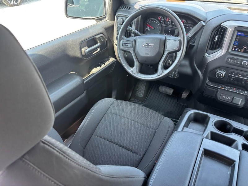 Chevrolet Silverado 1500 LTD Vehicle Full-screen Gallery Image 11