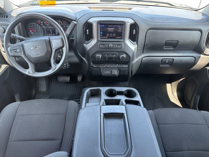 Chevrolet Silverado 1500 LTD Vehicle Full-screen Gallery Image 12