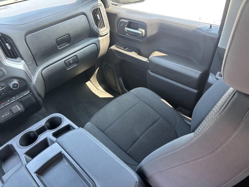 Chevrolet Silverado 1500 LTD Vehicle Full-screen Gallery Image 13