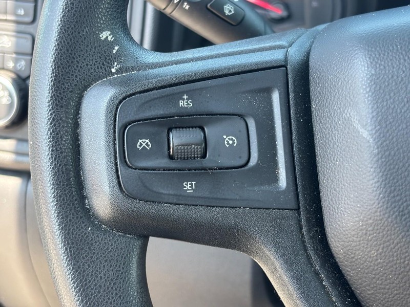 Chevrolet Silverado 1500 LTD Vehicle Full-screen Gallery Image 16