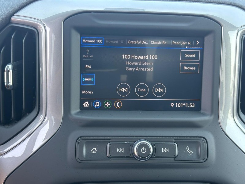 Chevrolet Silverado 1500 LTD Vehicle Full-screen Gallery Image 18
