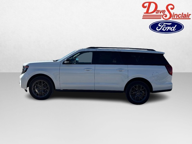Ford Expedition Max Vehicle Full-screen Gallery Image 10