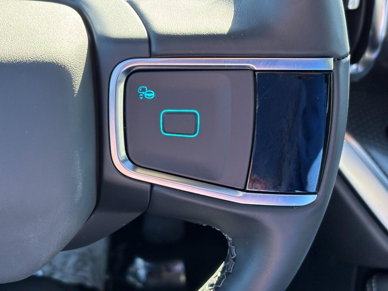 Ford Expedition Max Vehicle Full-screen Gallery Image 21