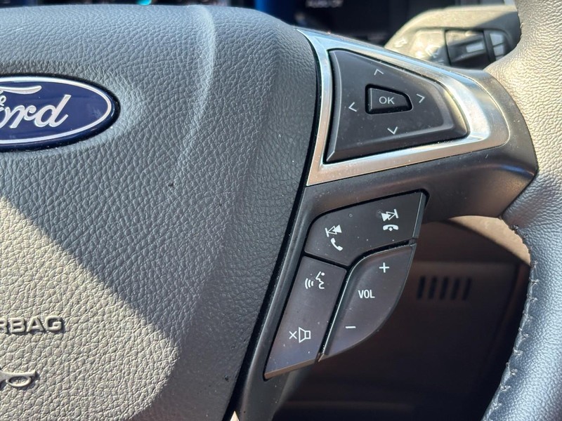 Ford Edge Vehicle Full-screen Gallery Image 20