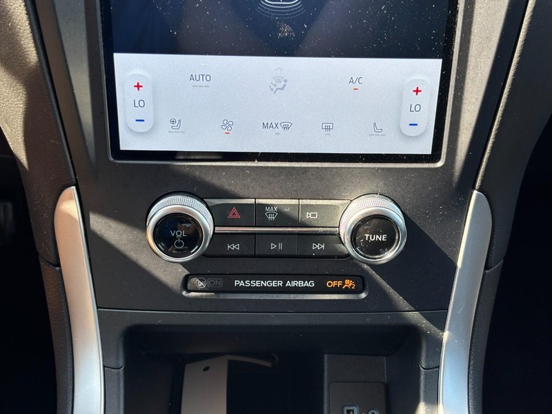 Ford Edge Vehicle Full-screen Gallery Image 24