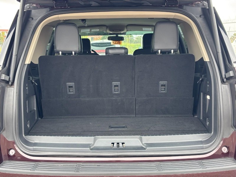 Ford Expedition Vehicle Image 11