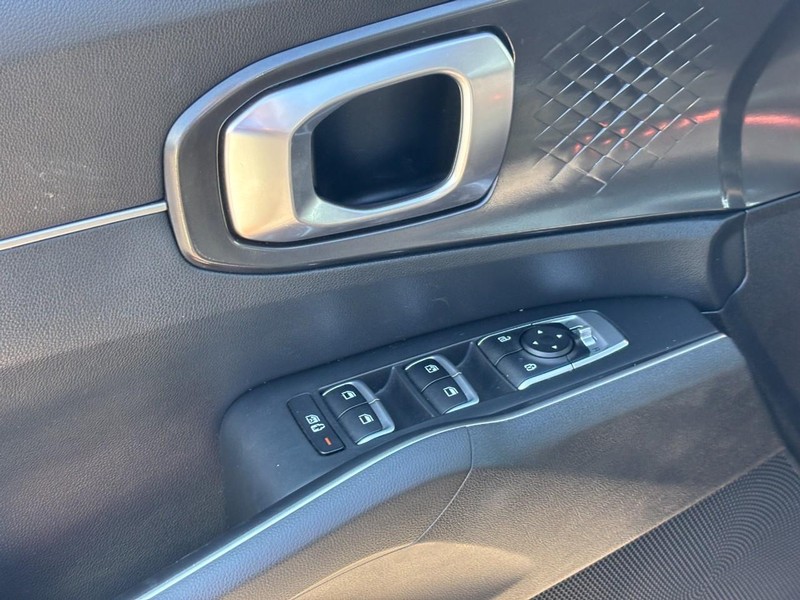 Kia Sorento Vehicle Full-screen Gallery Image 19