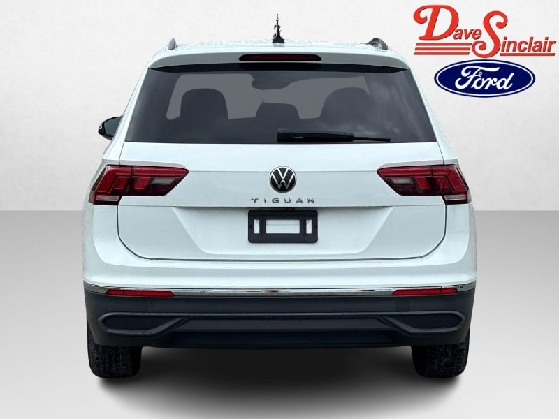 Volkswagen Tiguan Vehicle Full-screen Gallery Image 08