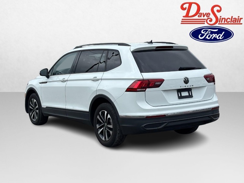 Volkswagen Tiguan Vehicle Full-screen Gallery Image 09