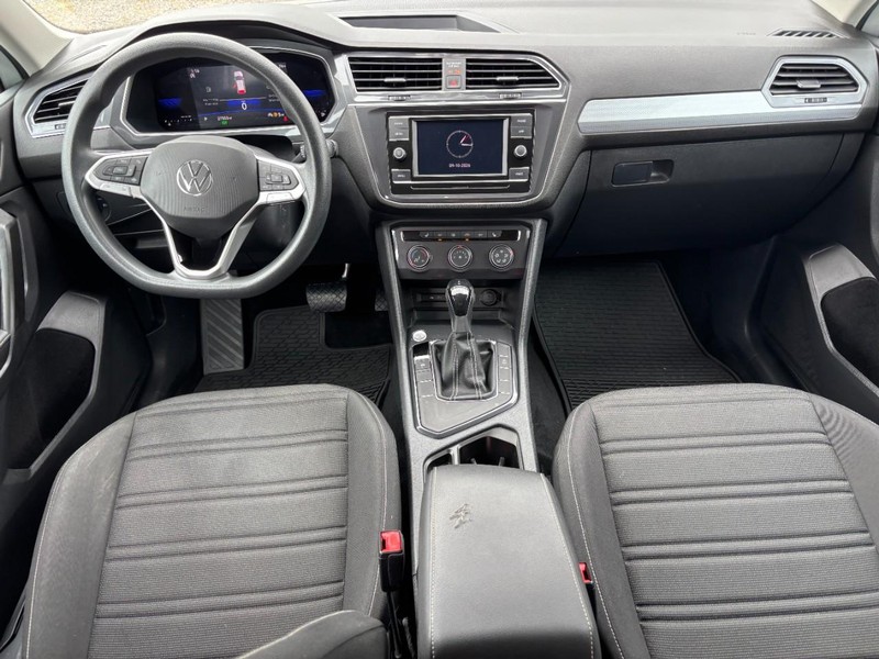 Volkswagen Tiguan Vehicle Full-screen Gallery Image 15