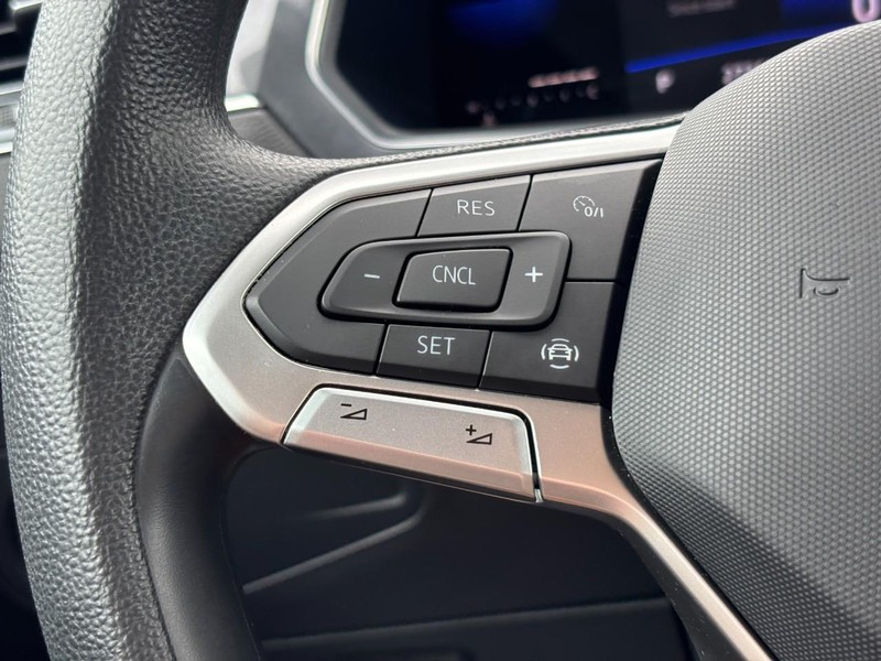Volkswagen Tiguan Vehicle Full-screen Gallery Image 19