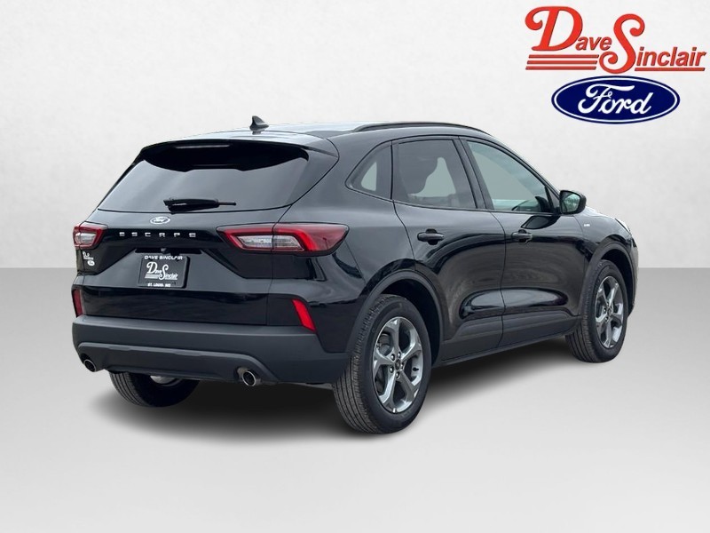 Ford Escape Vehicle Full-screen Gallery Image 07