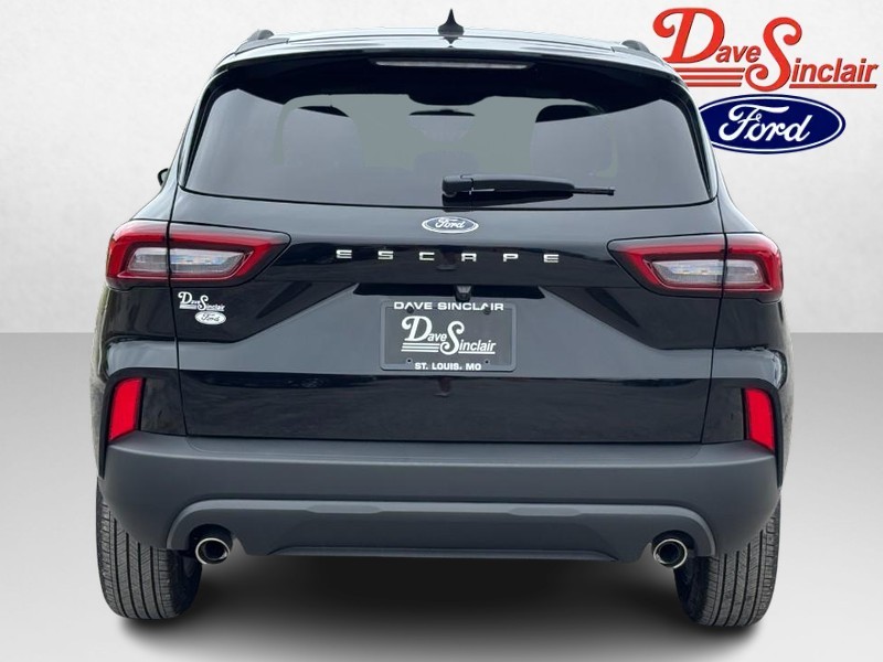 Ford Escape Vehicle Full-screen Gallery Image 08