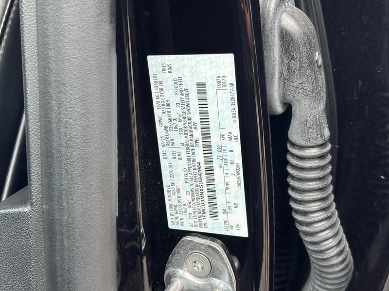 Ford Escape Vehicle Full-screen Gallery Image 25