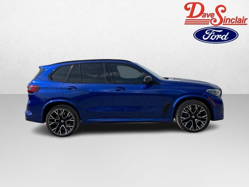BMW X5 M Vehicle Full-screen Gallery Image 05