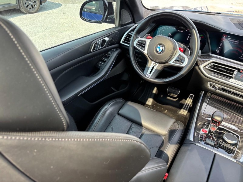 BMW X5 M Vehicle Full-screen Gallery Image 14