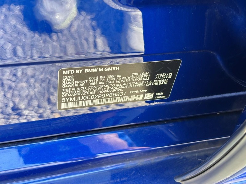 BMW X5 M Vehicle Full-screen Gallery Image 26